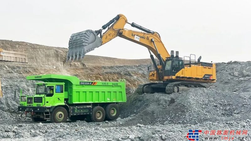 小型压路机沥青压实效果的关键因素解析